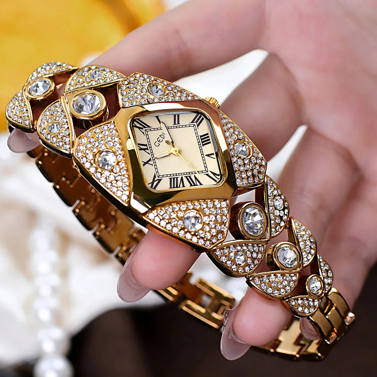 AuroraTime™ 💫🩷 –  Luxury Women’s Wristwatch with Diamonds & Waterproof Design