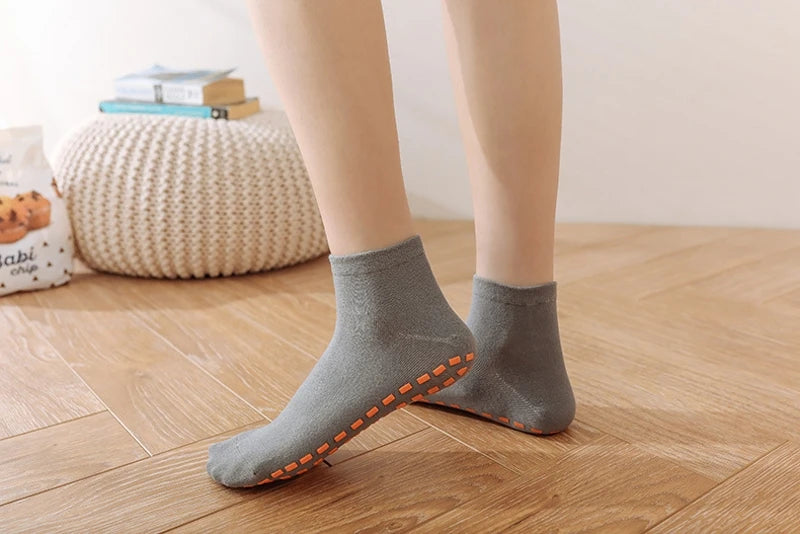 GripMates™ – Anti-Slip Trampoline Socks for Kids & Adults (10 Pairs)