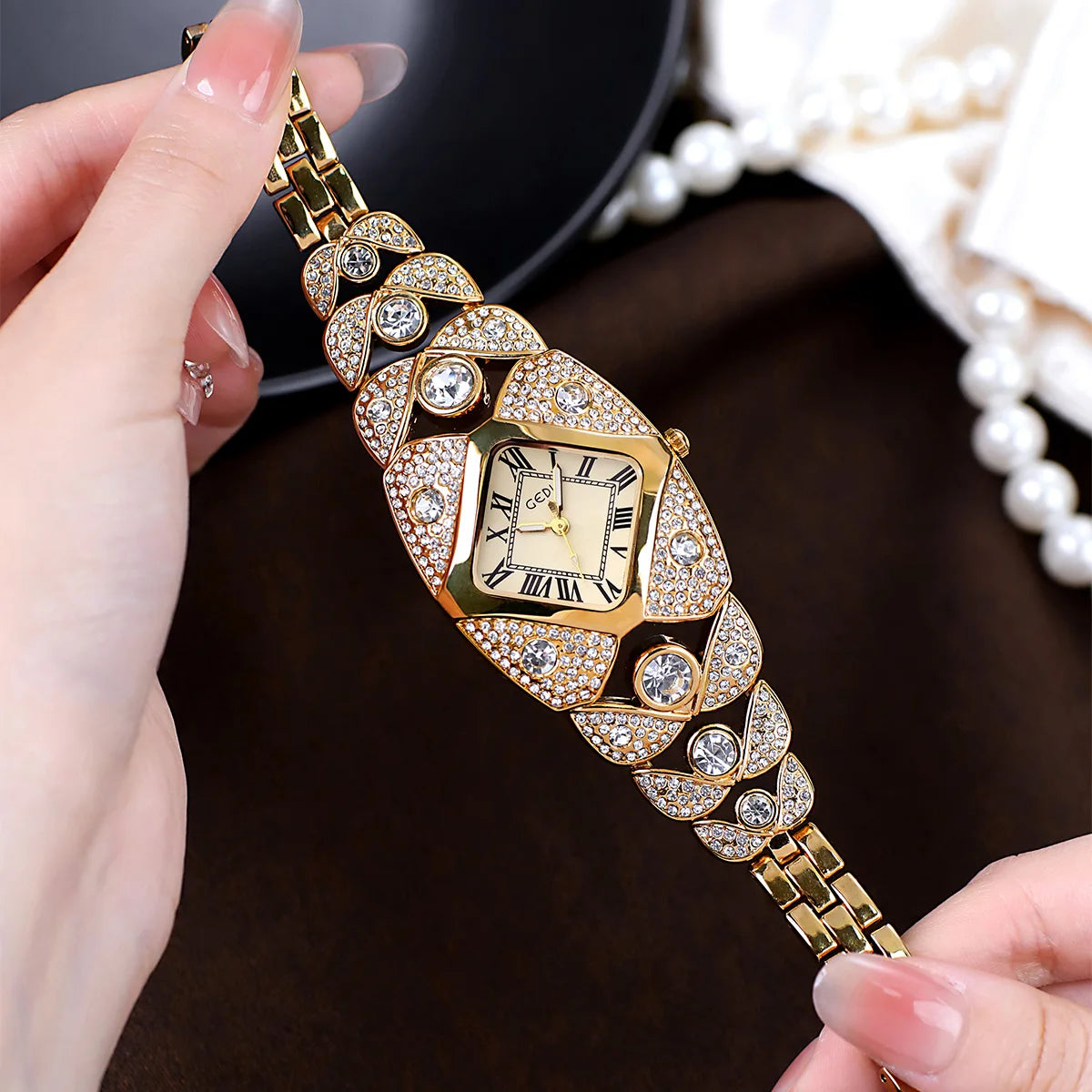 AuroraTime™ 💫🩷 –  Luxury Women’s Wristwatch with Diamonds & Waterproof Design
