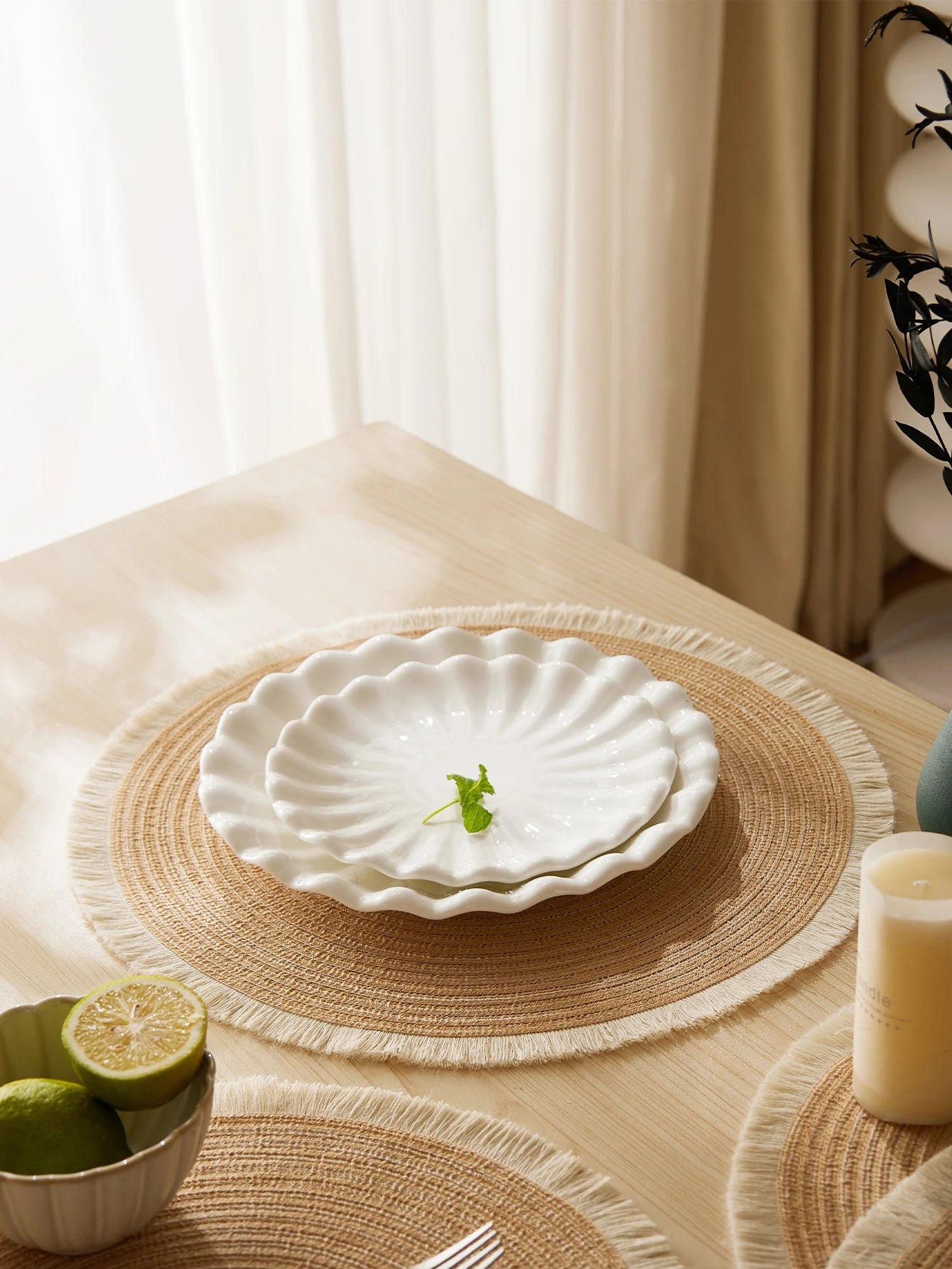 FringeNest™ – Modern Round Table Placemats (Set of 4, Non-Slip)